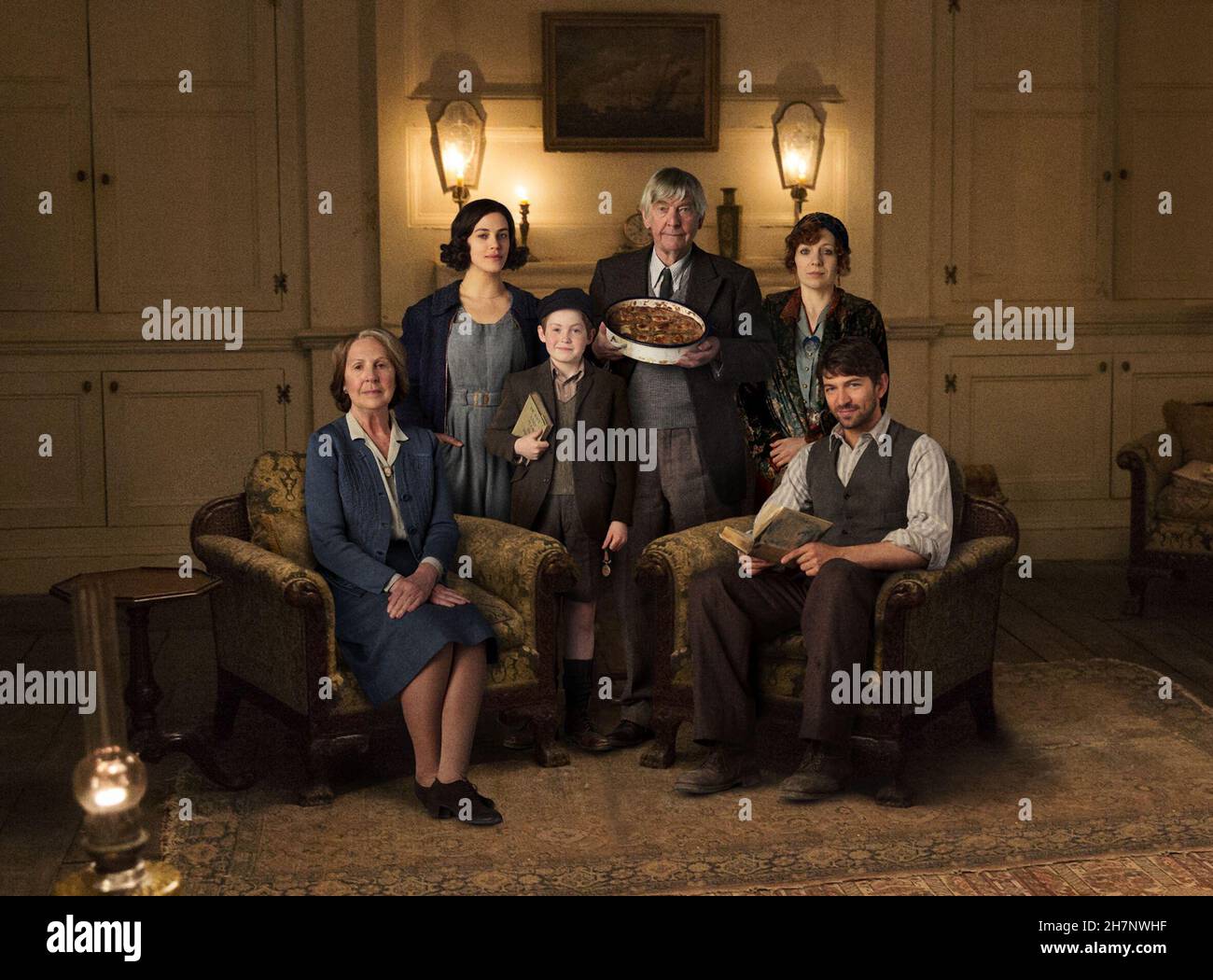 Guernsey Literary and Potato Peel Pie Society Año : 2018 UK / USA