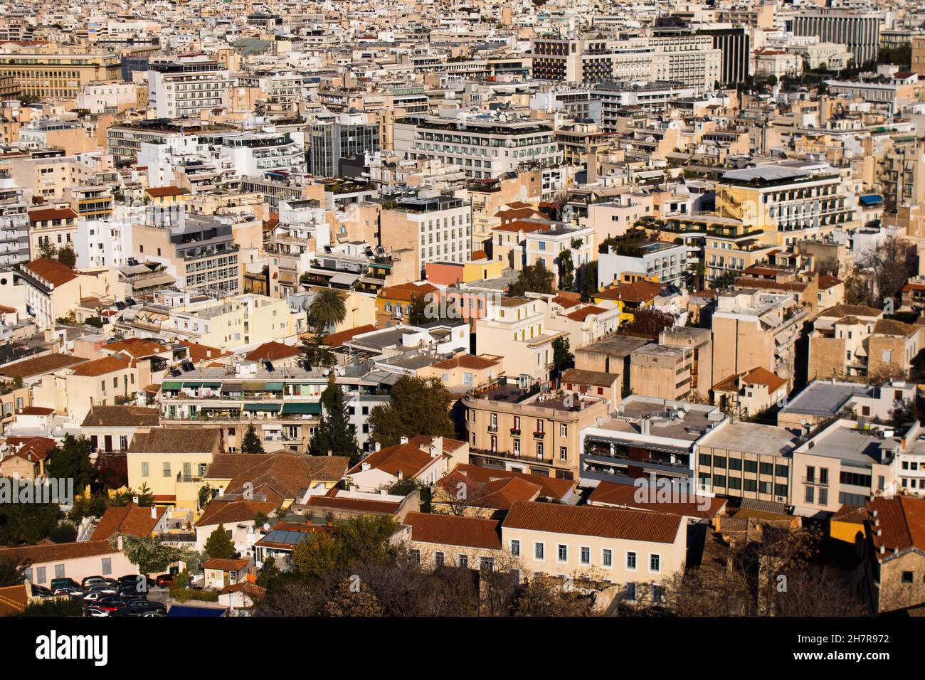 Atenas, Grecia - 22 de noviembre de 2021 Vista panorámica de edificios y paisajes urbanos de Atenas, ciudad emblemática y capital de Grecia Foto de stock