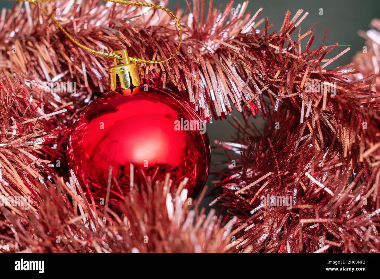 Un Close-up De Un Brillante Color Plata, Adornos De Navidad