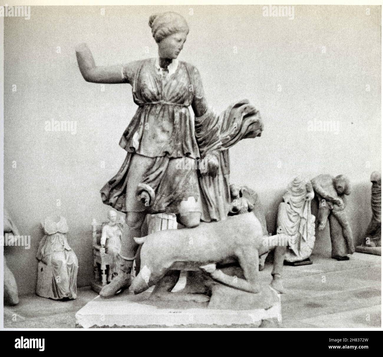 Museo de Delos.Artemis y el doe. Foto de stock