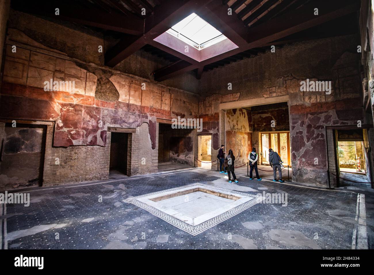 Casa del Bicentenario, Ercolano, ruinas romanas de Herculano, Nápoles, Italia Foto de stock