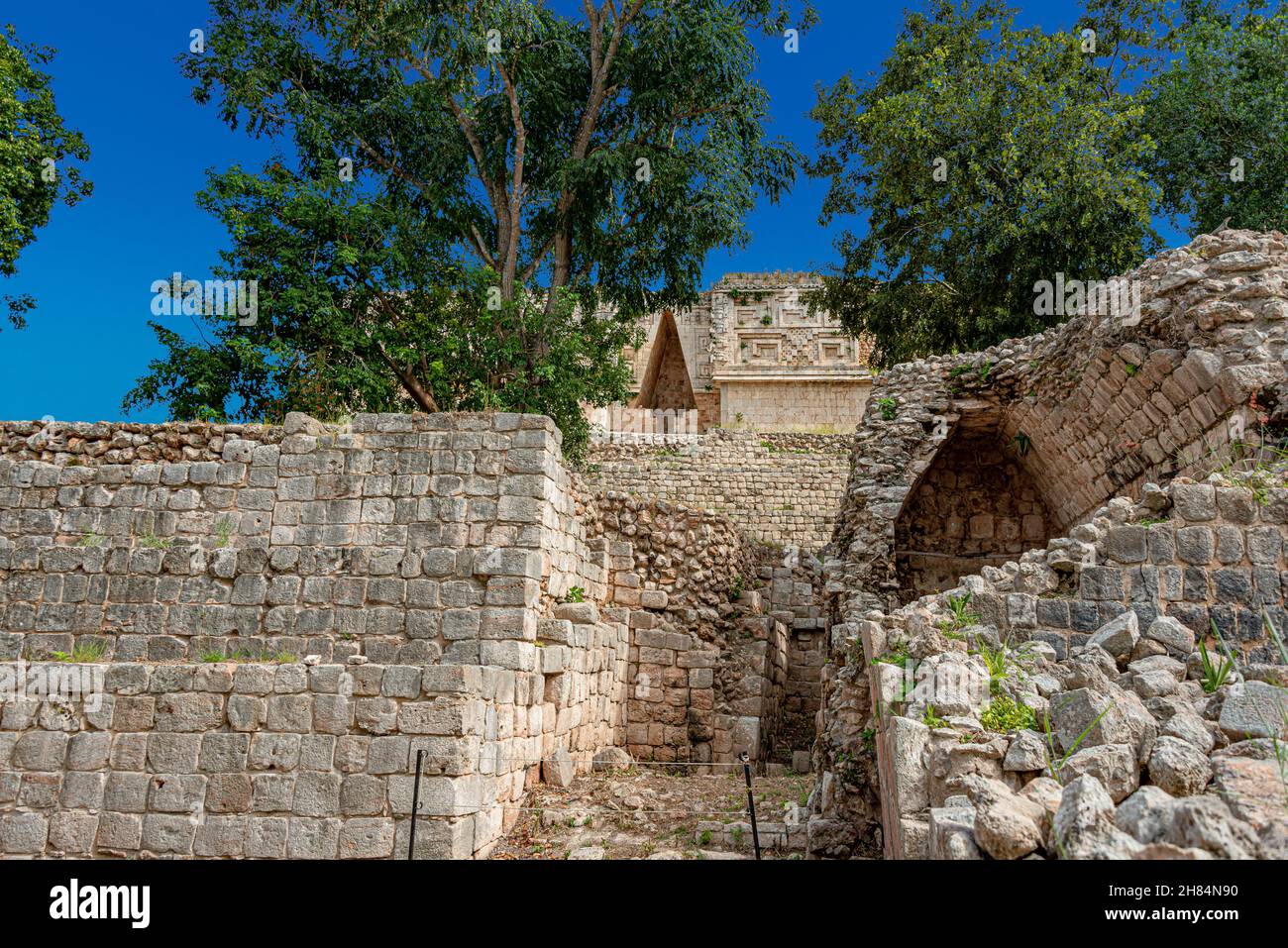 Sitio arqueológico de la antigua ciudad maya de Uxmal en Yucatán