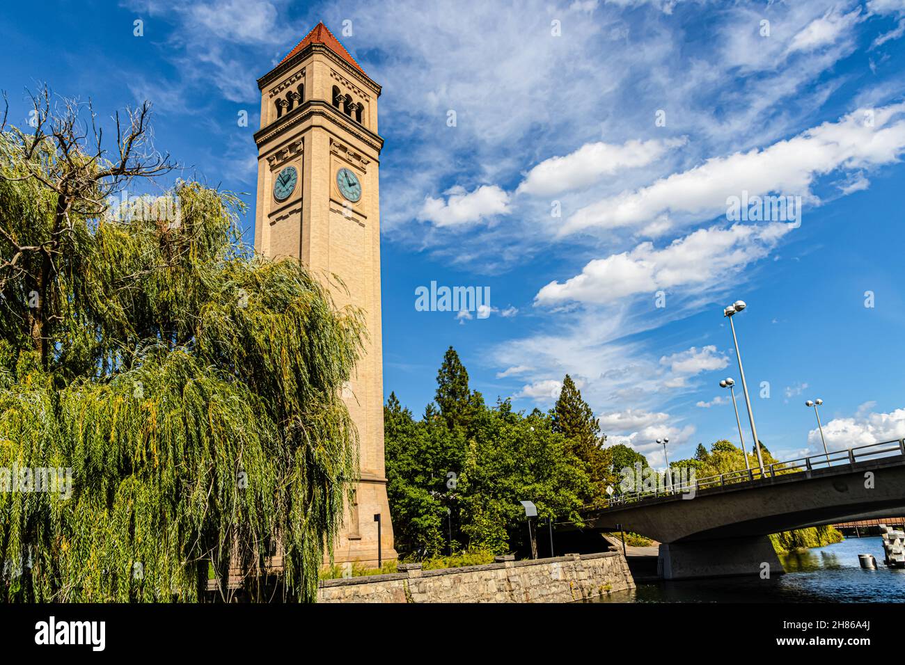 La Gran Torre del Reloj del Ferrocarril del Norte en Riverfront Park Spokane, Washington, Estados Unidos Foto de stock
