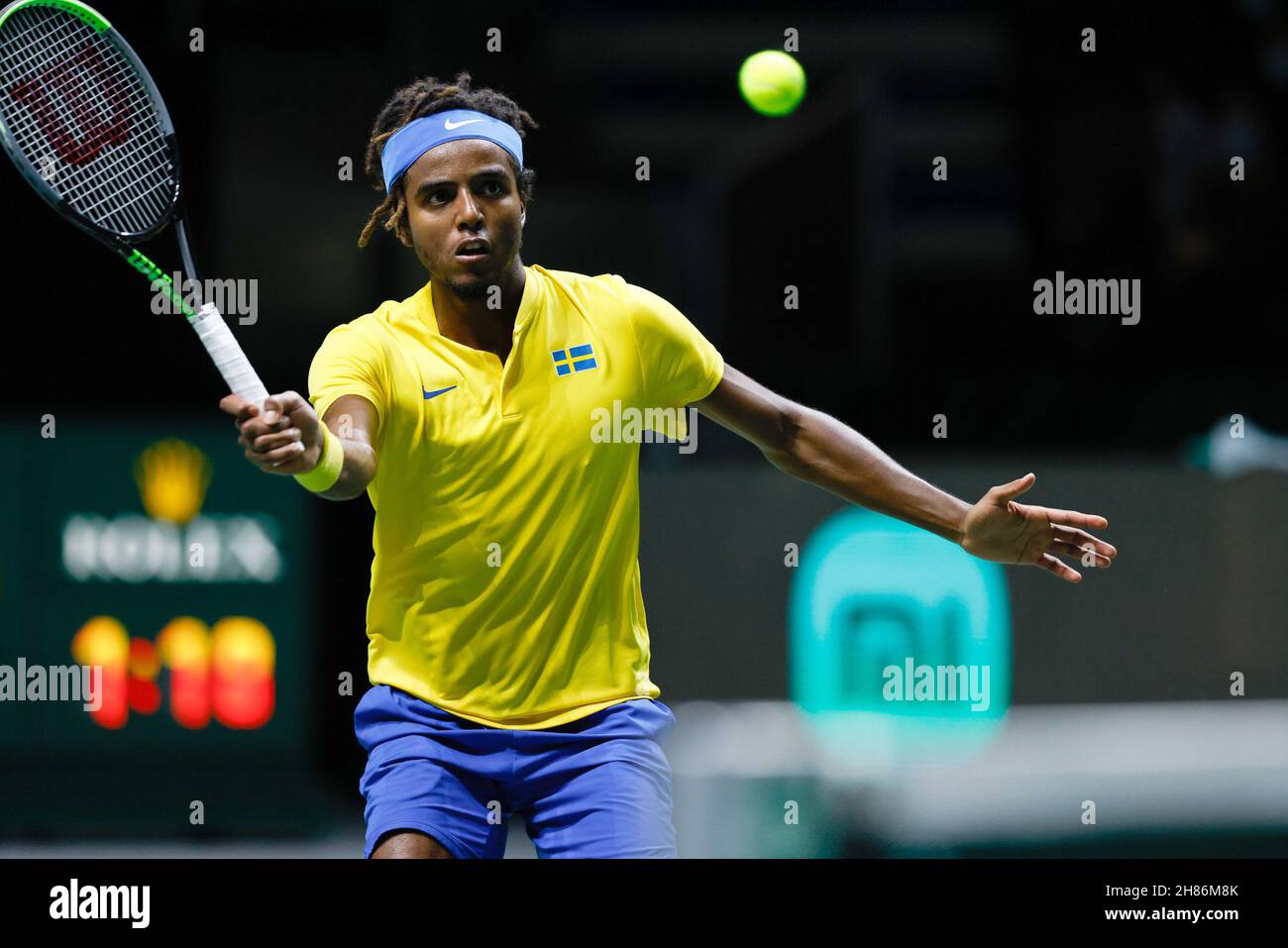 Elias Ymer de Suecia durante la Copa Davis 2021, partido de tenis del Grupo B entre Kazajstán y Suecia el 27 de noviembre de 2021 en el Madrid Arena de Madrid, España - Foto: Oscar Barroso/DPPI/LiveMedia Foto de stock