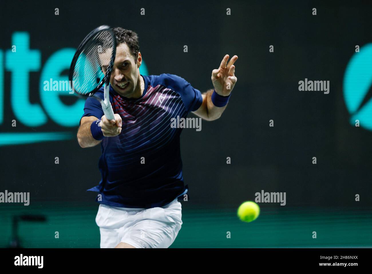 Mikhail Kukushkin de Kazajstán durante la Copa Davis 2021, Grupo B de tenis partido entre Kazajstán y Suecia el 27 de noviembre de 2021 en Madrid Arena en Madrid, España - Foto: Oscar Barroso/DPPI/LiveMedia Foto de stock