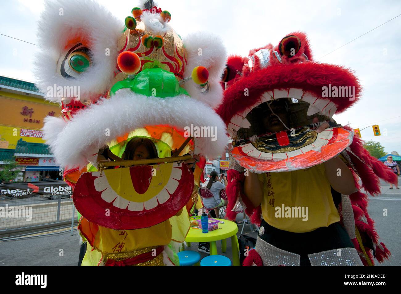 Actuaciones de danza del león en China Town en el Festival de la Cultura China. Foto de stock