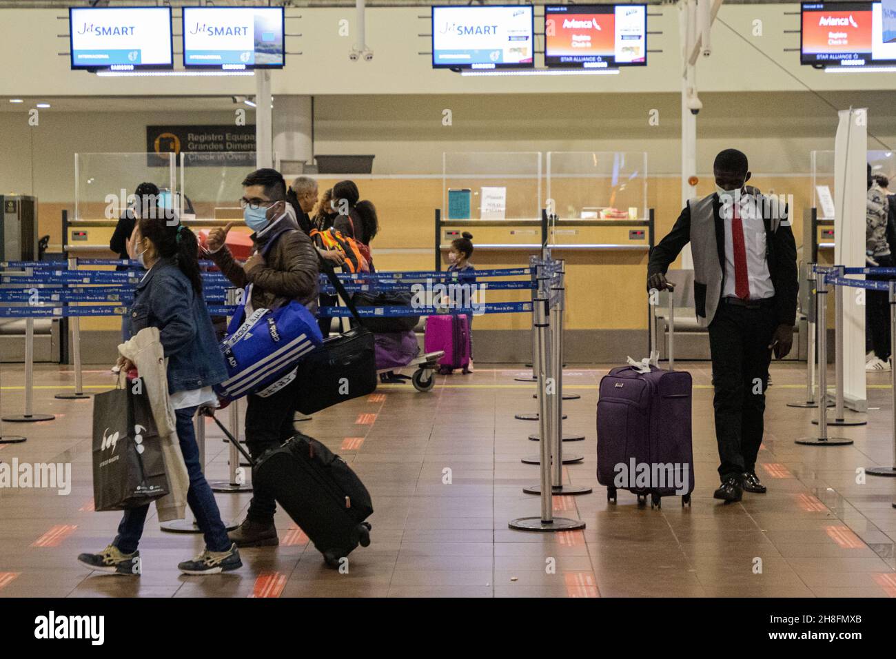 Valparaíso, Valparaíso, Chile. 30th Nov, 2021. Aeropuerto Internacional de  Santiago de Chile, tras las medidas anunciadas por las autoridades  sanitarias y gubernamentales para combatir la variante africana de  covid-19, ''Omicn''. Chile ha