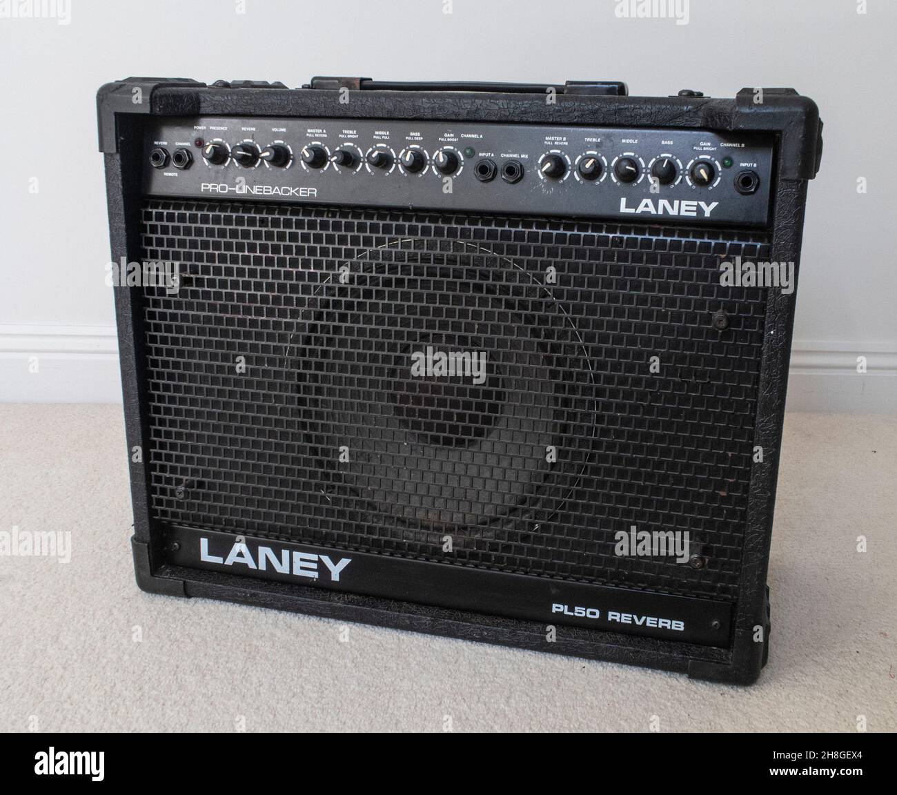 Amplificador de guitarra de estado sólido de reverberación Laney Pro Linebacker PL50, construcción de finales de 1980s, canal doble. Foto de stock
