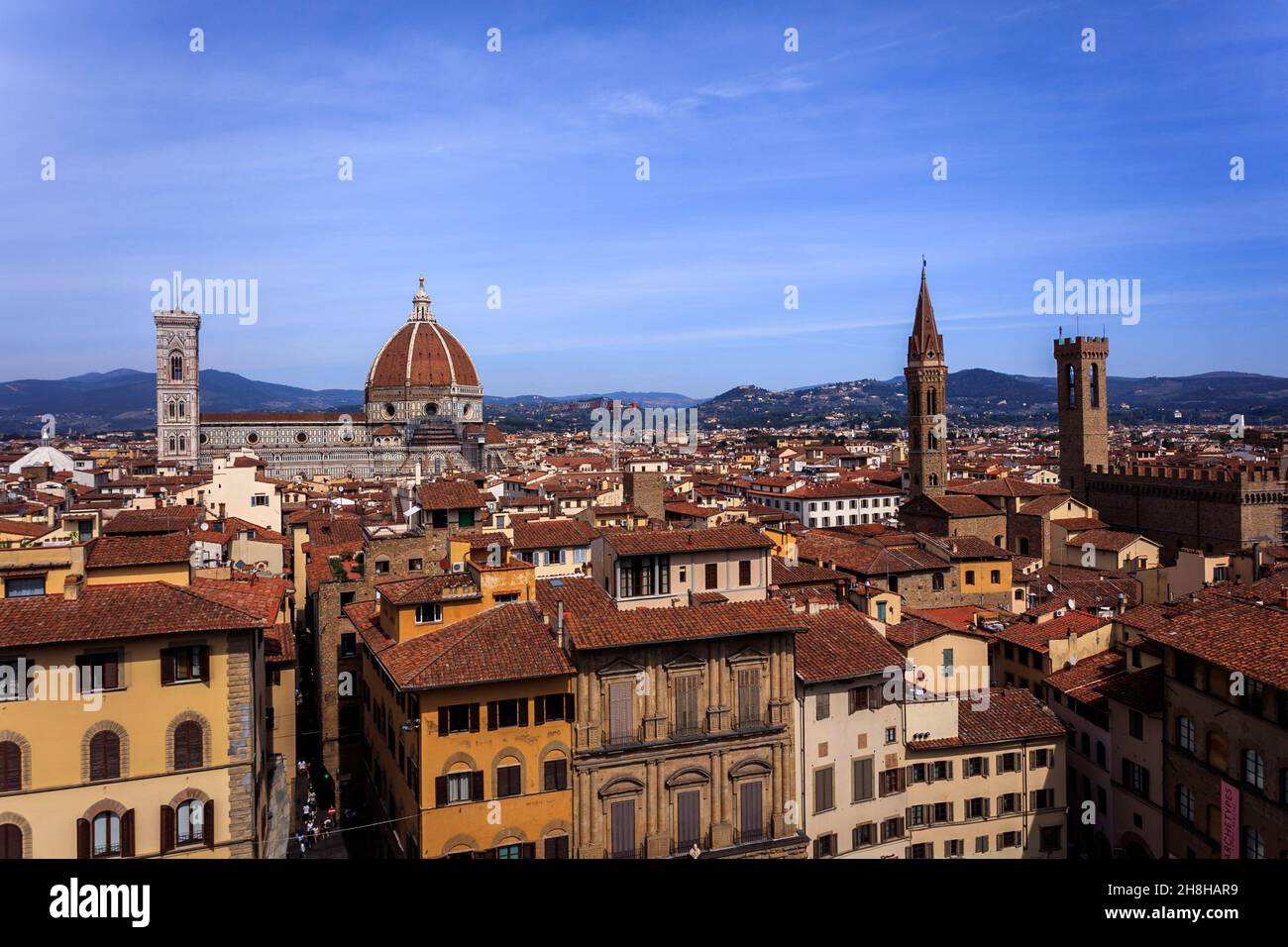 La catedral del Duomo, Santa Maria del Fiore y el museo Bargello de Florencia. Italia. La cúpula fue un gran logro de Brunelleschi en ese momento. Foto de stock