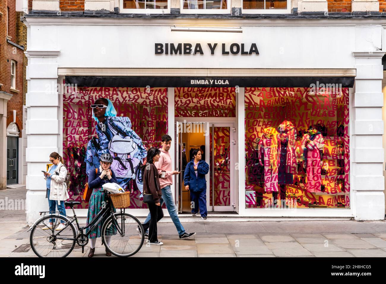 Bimba and lola fotografías e imágenes de alta resolución - Alamy