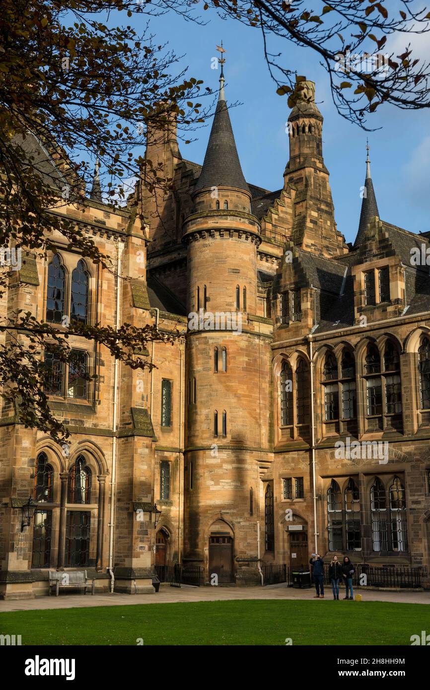Reino Unido, Escocia, Glasgow, Universidad de Glasgow, construida en el siglo XV bajo Jacques II de Escocia, cuarta universidad más antigua del mundo anglosajón, sitio que inspiró la saga de Harry Potter Foto de stock