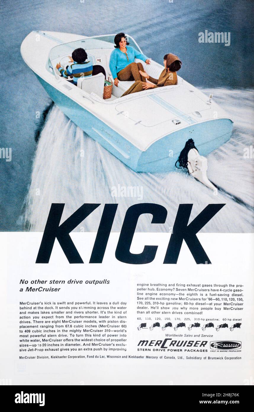 1966 anuncio de la revista Mercruiser para las lanchas motoras de popa. Foto de stock