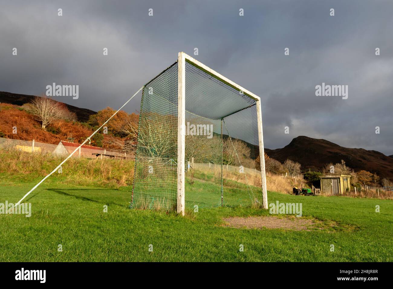 La boca del gol del deporte de la espinilla, jugó principalmente en Escocia. Estas metas están en Kirkton, la casa de Kinlochshiel Shinty Club durante años. Foto de stock