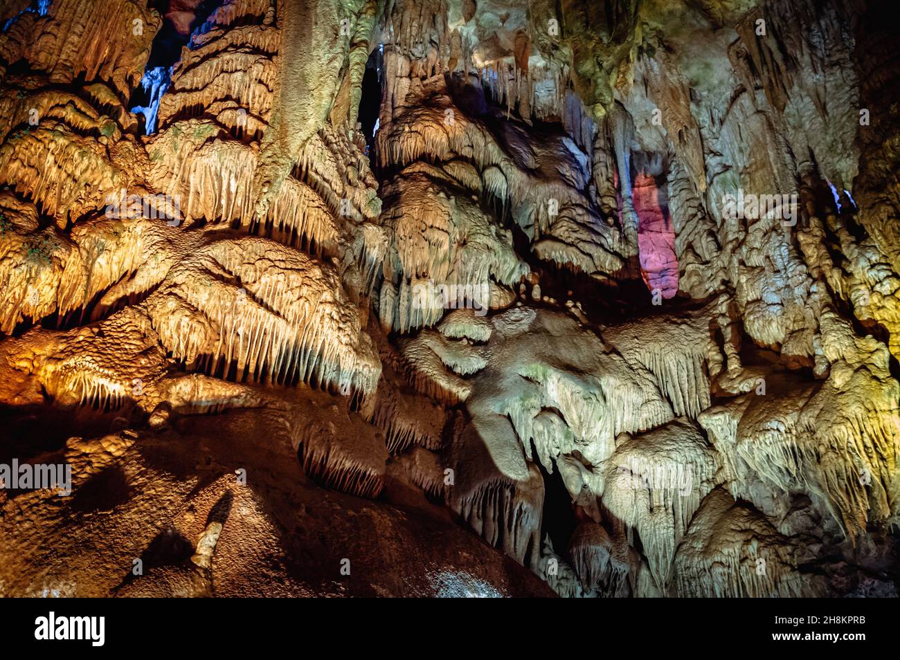 Monumento Natural Cueva Prometeo (Kumistavi). El resplandor de las