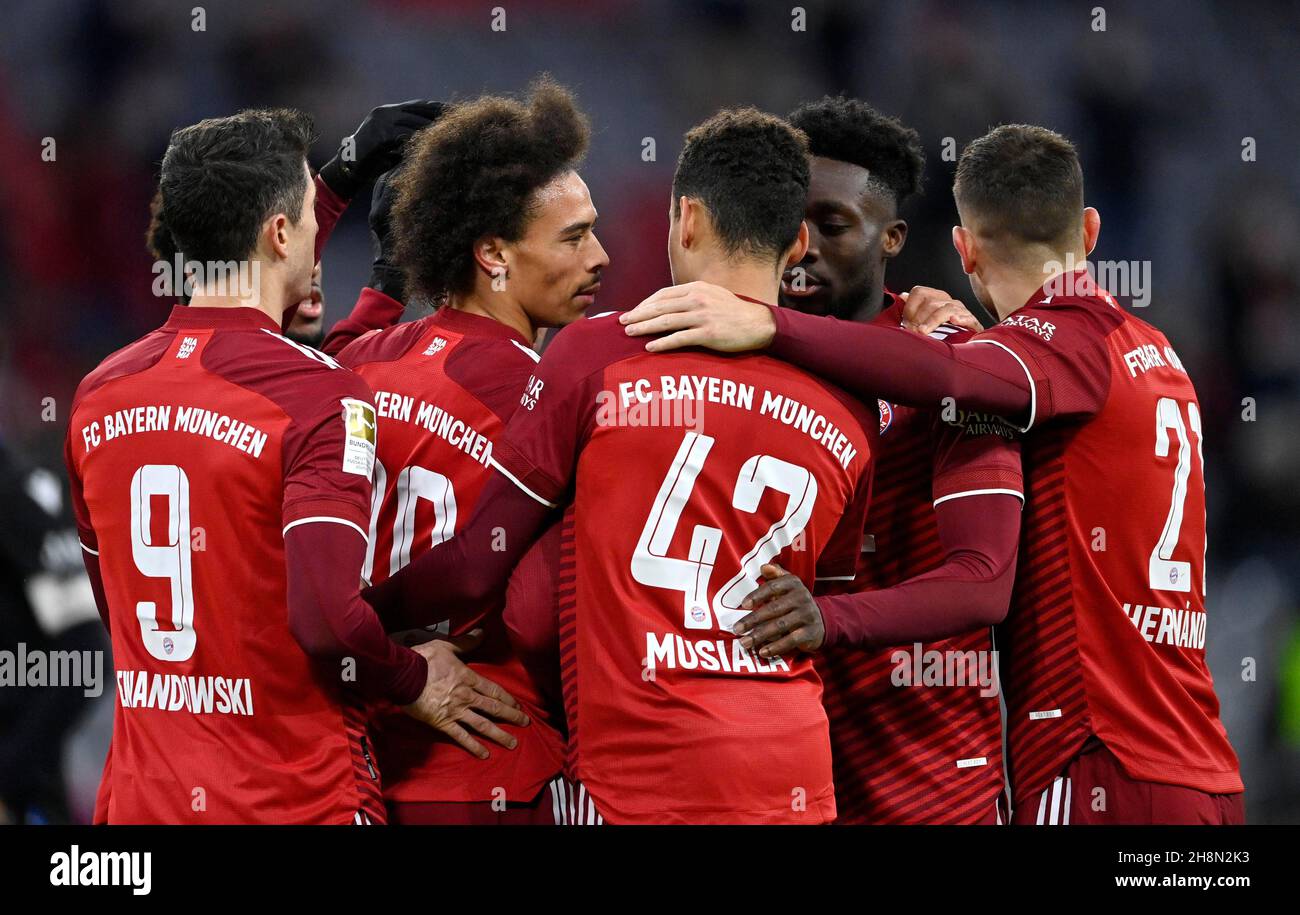 Celebraciones de gol, Leroy Sane FC Bayern Munich FCB 10, Jamal Musiala FC Bayern Munich FCB 42, Robert Lewandowski FC Bayern Munich FCB 09, Lucas Foto de stock