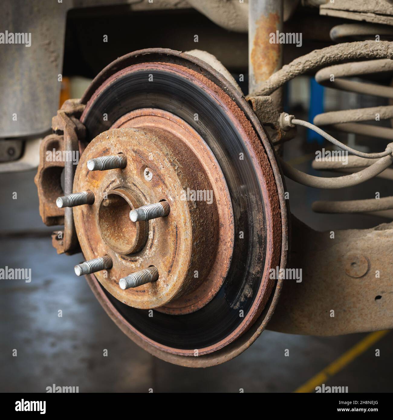 Rusty brake disc fotografías e imágenes de alta resolución - Alamy