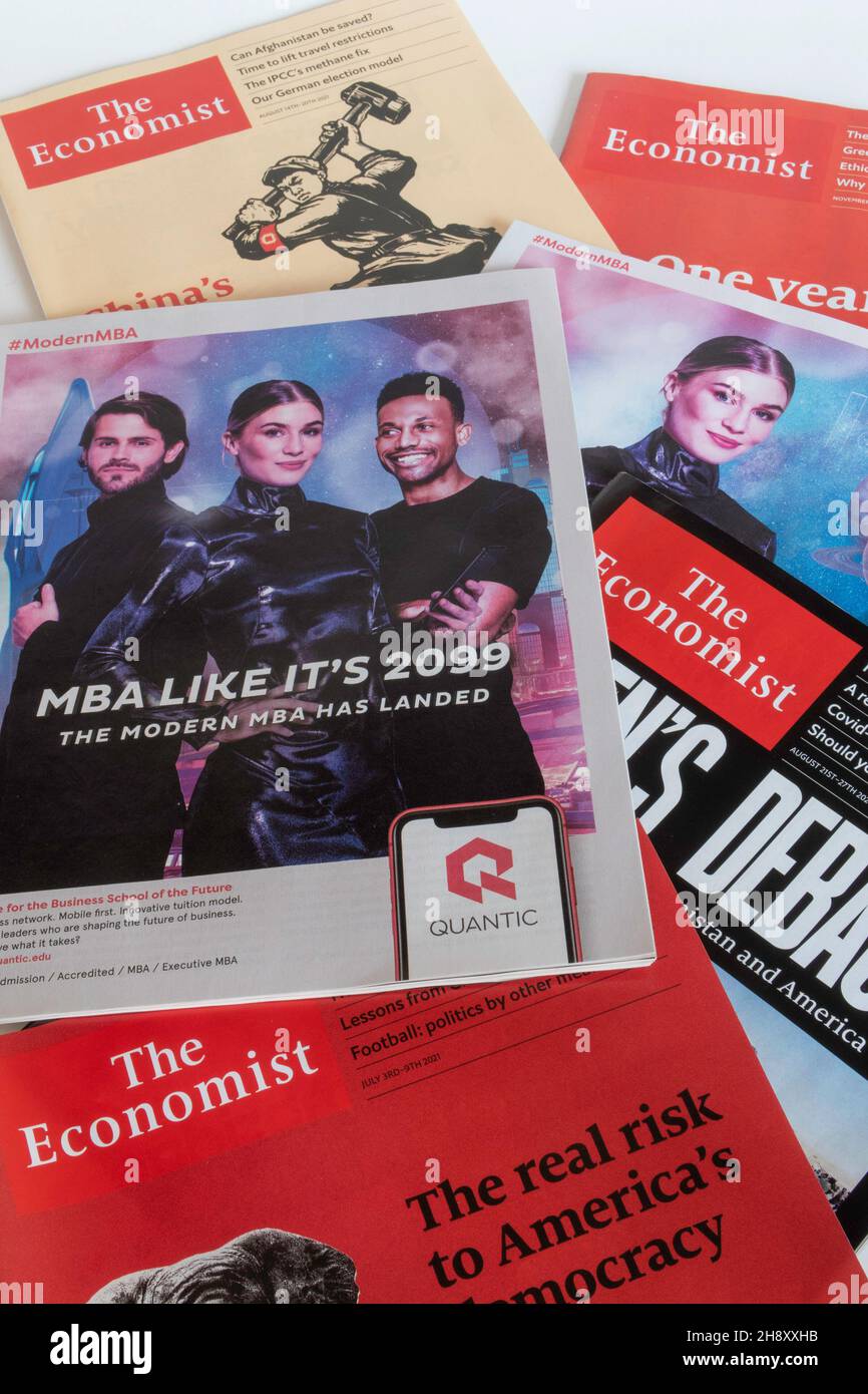 The Economist es un periódico semanal internacional impreso en formato de revista 2021 Foto de stock