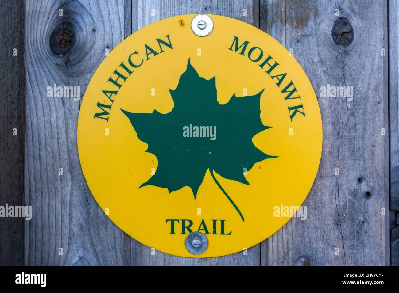 Señal de Mohawk Trail en Massachusetts, Estados Unidos. Foto de stock