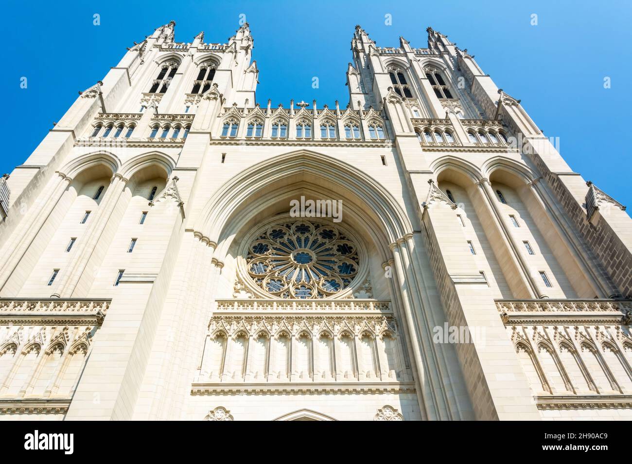 Washington D.C., Estados Unidos de América – 7 de septiembre de 2016. Fachada de la Catedral Nacional de Washington (la Iglesia Catedral de San Pedro y San Foto de stock