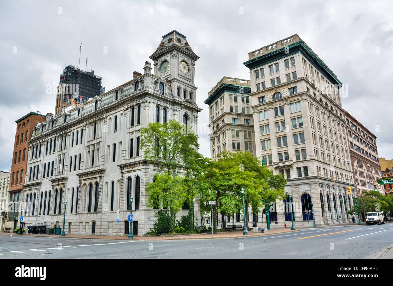 Syracuse, Nueva York, EE.UU. – 14 de septiembre de 2016. Edificio Gridley y Edificio Onondaga County Savings Bank en Syracuse, NY. Foto de stock