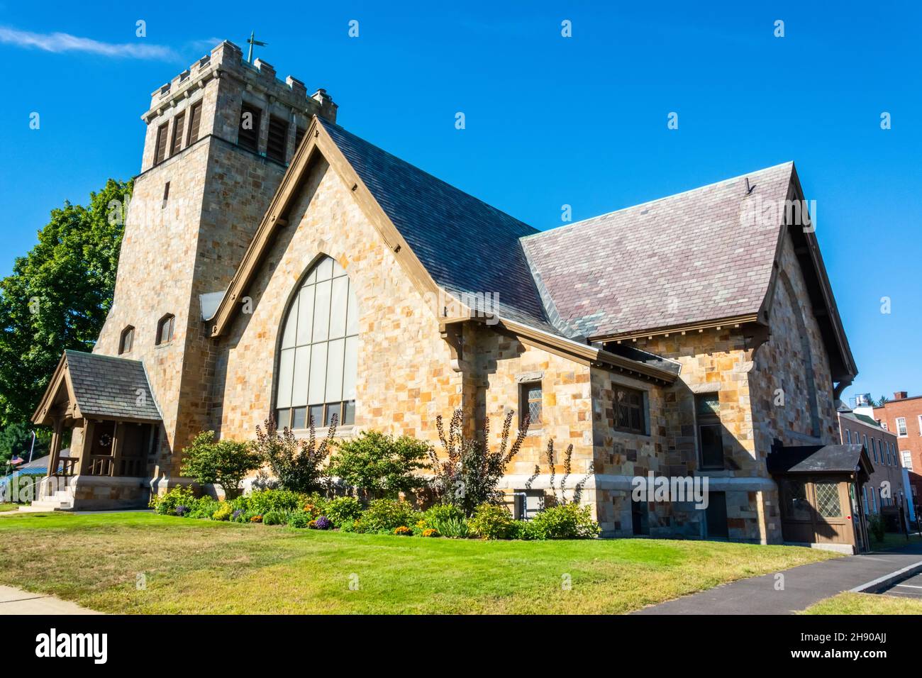Laconia, New Hampshire, Estados Unidos de América – 16 de septiembre de 2016. Edificio de la Iglesia Congregacional de Lacoia en 18 Veterans Square en Lacon Foto de stock