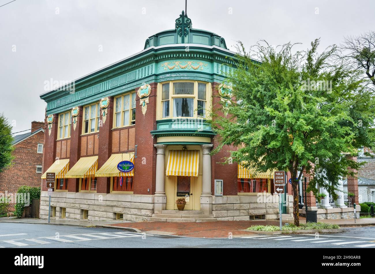 Shepherdstown, Virginia Occidental, Estados Unidos de América – 28 de septiembre de 2016. Edificio del Banco de Seguridad Jefferson en 201 E German Street en Shepherdstown, Foto de stock