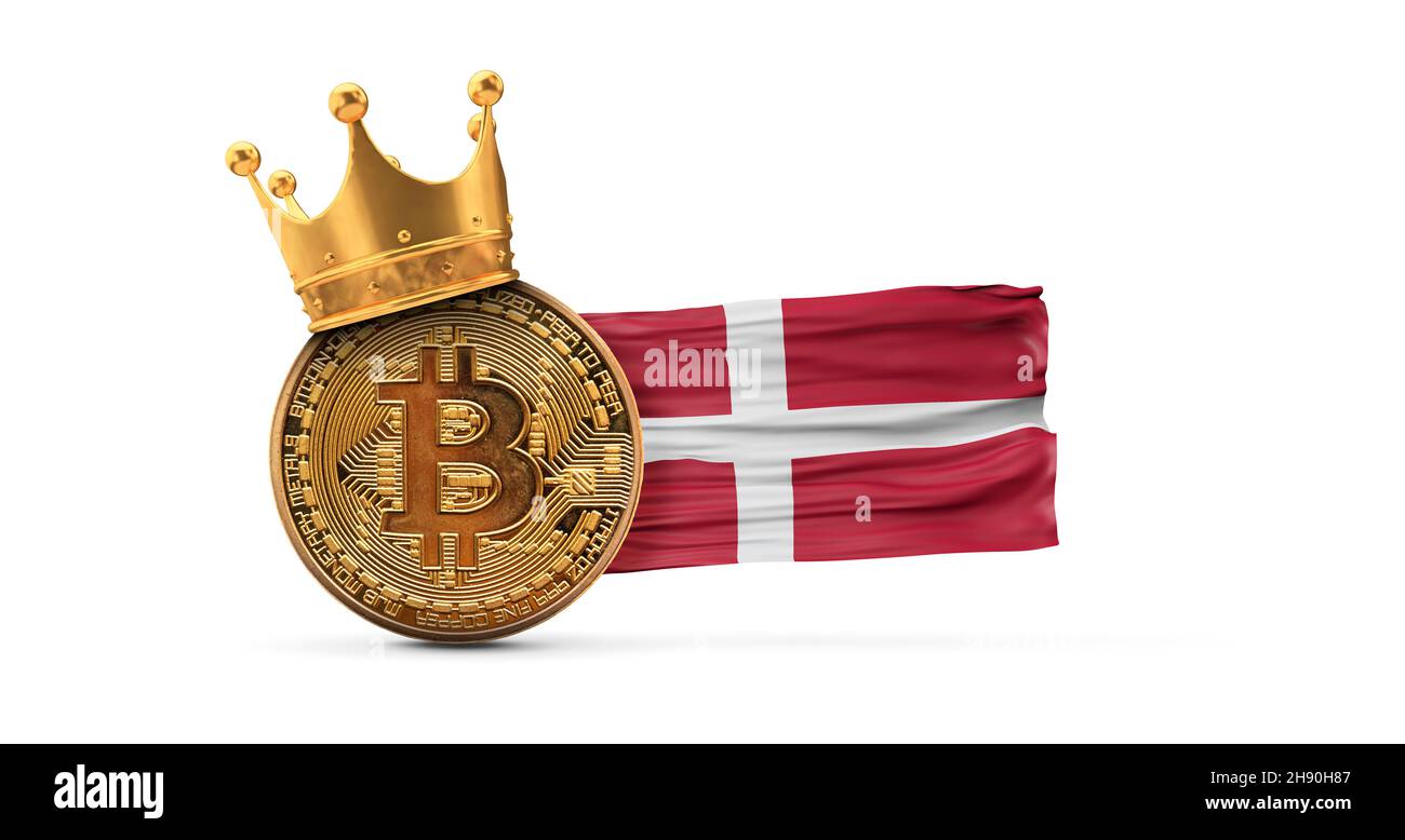 Bitcoin con corona de oro y bandera de Dinamarca. Concepto de rey criptomoneda. 3D Representación Foto de stock