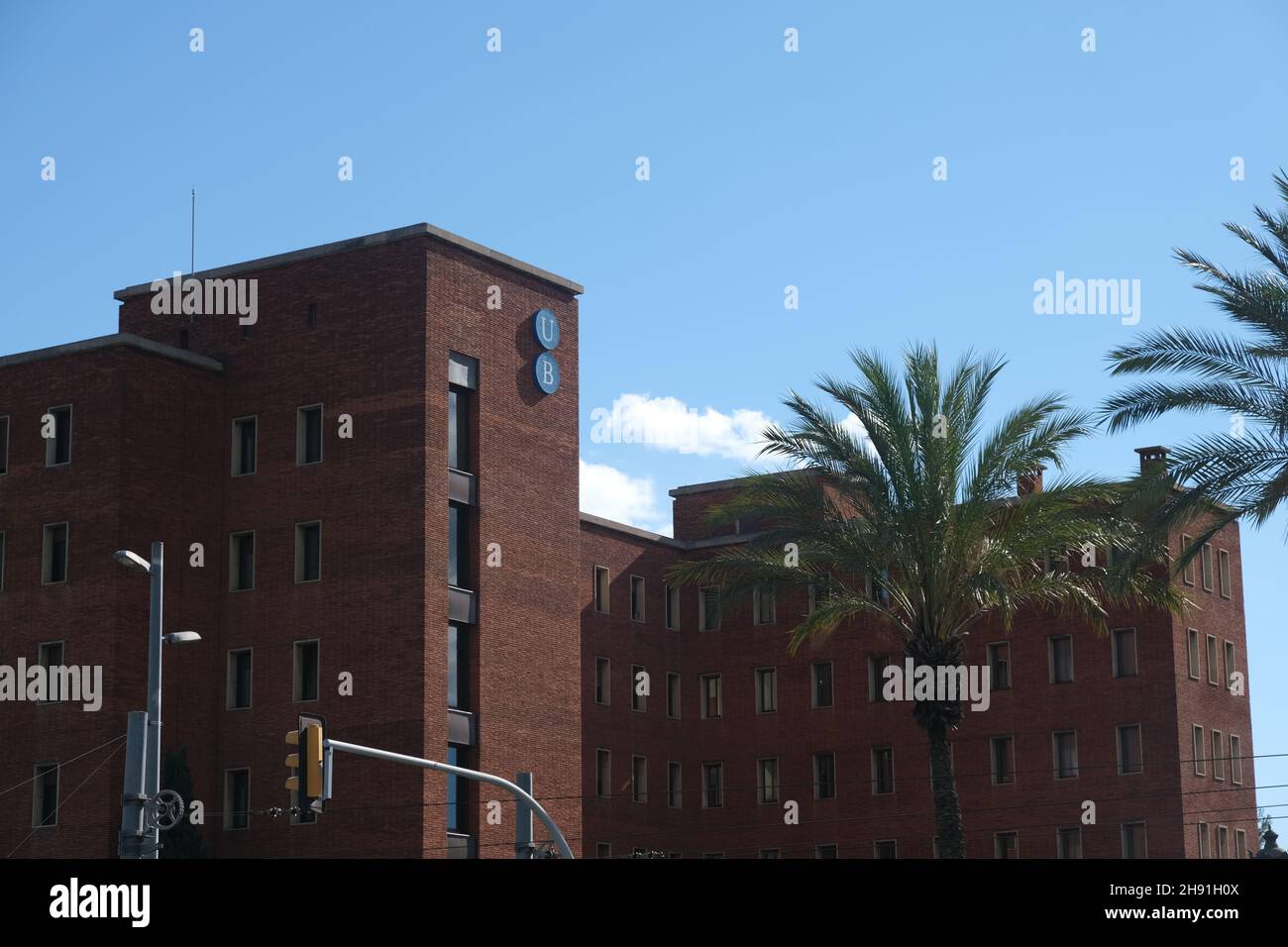 Barcelona, España - 5 de noviembre de 2021: Edificio de la Universidad de Barcelona o de la Universitat de Barcelona, Editorial Ilustrativa. Foto de stock