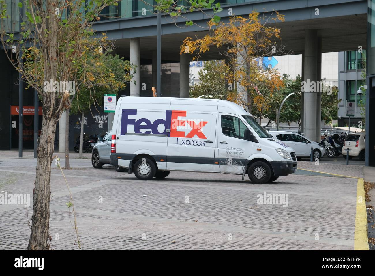 Barcelona, España - 5 de noviembre de 2021: FedEx Express TRUCK CAR,  Editorial Ilustrativa Fotografía de stock - Alamy