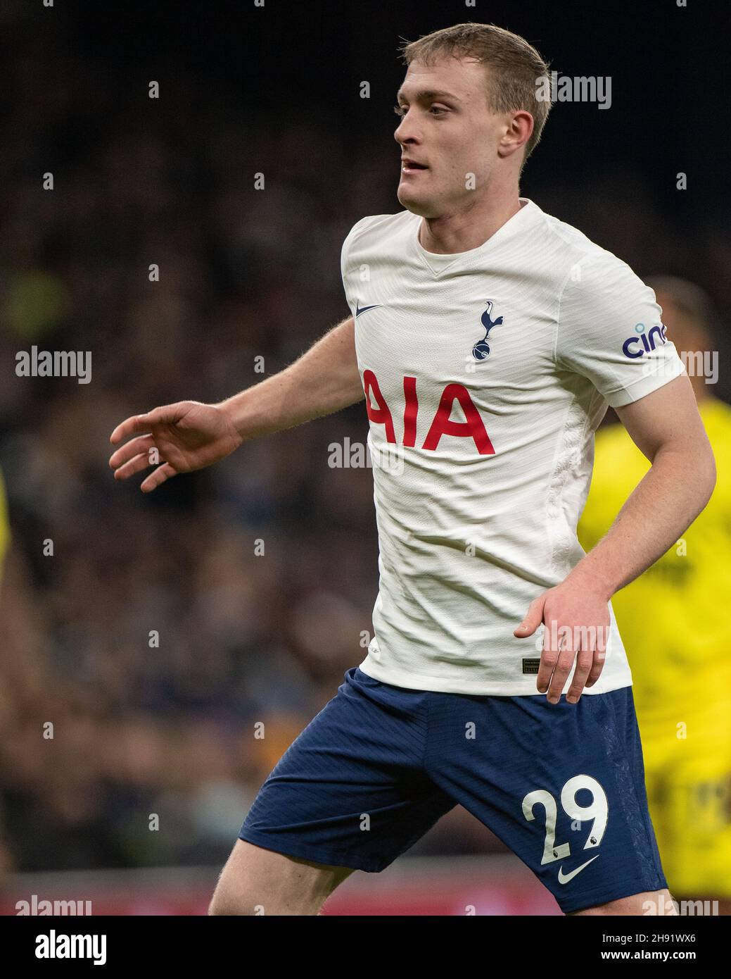 LONDRES, INGLATERRA - DICIEMBRE 02: Oliver Skipp de Tottenham durante el  partido de la Premier League entre Tottenham Hotspur y Brentford en  Tottenham Hotspu Fotografía de stock - Alamy
