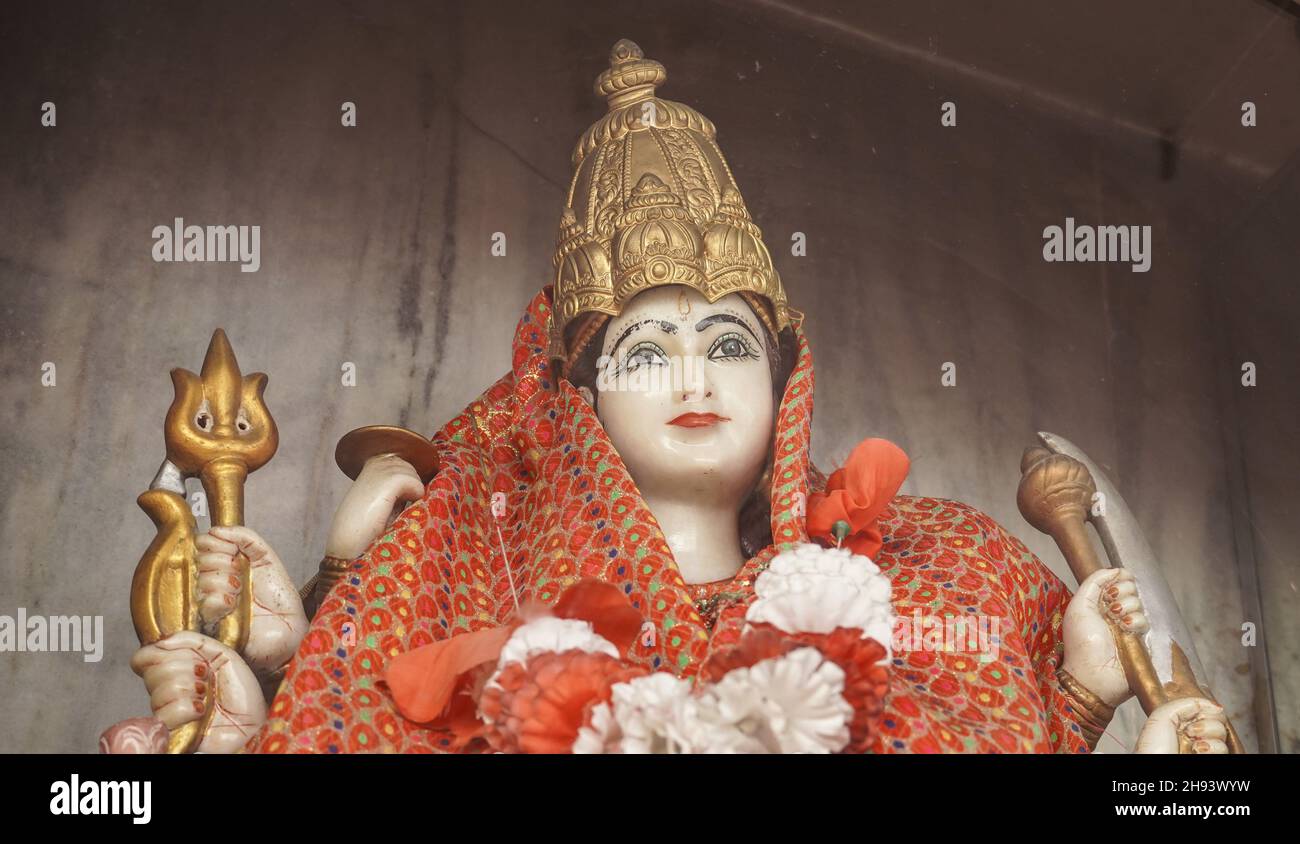 navratri mata Durga devi estatua en mandir Foto de stock