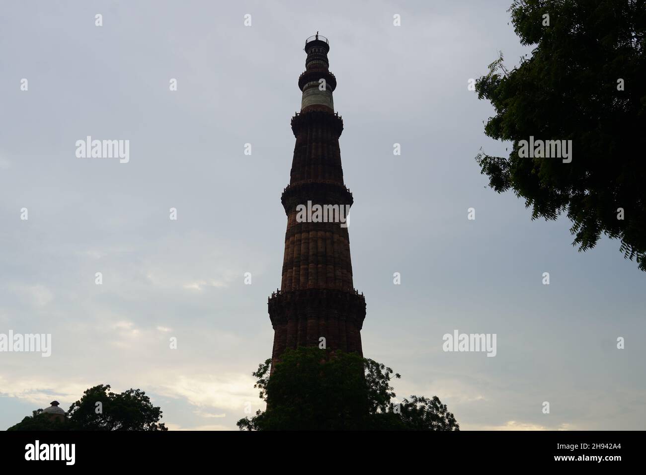 Qutub Minar- Qutab Minar Road, imagen de Delhi Foto de stock
