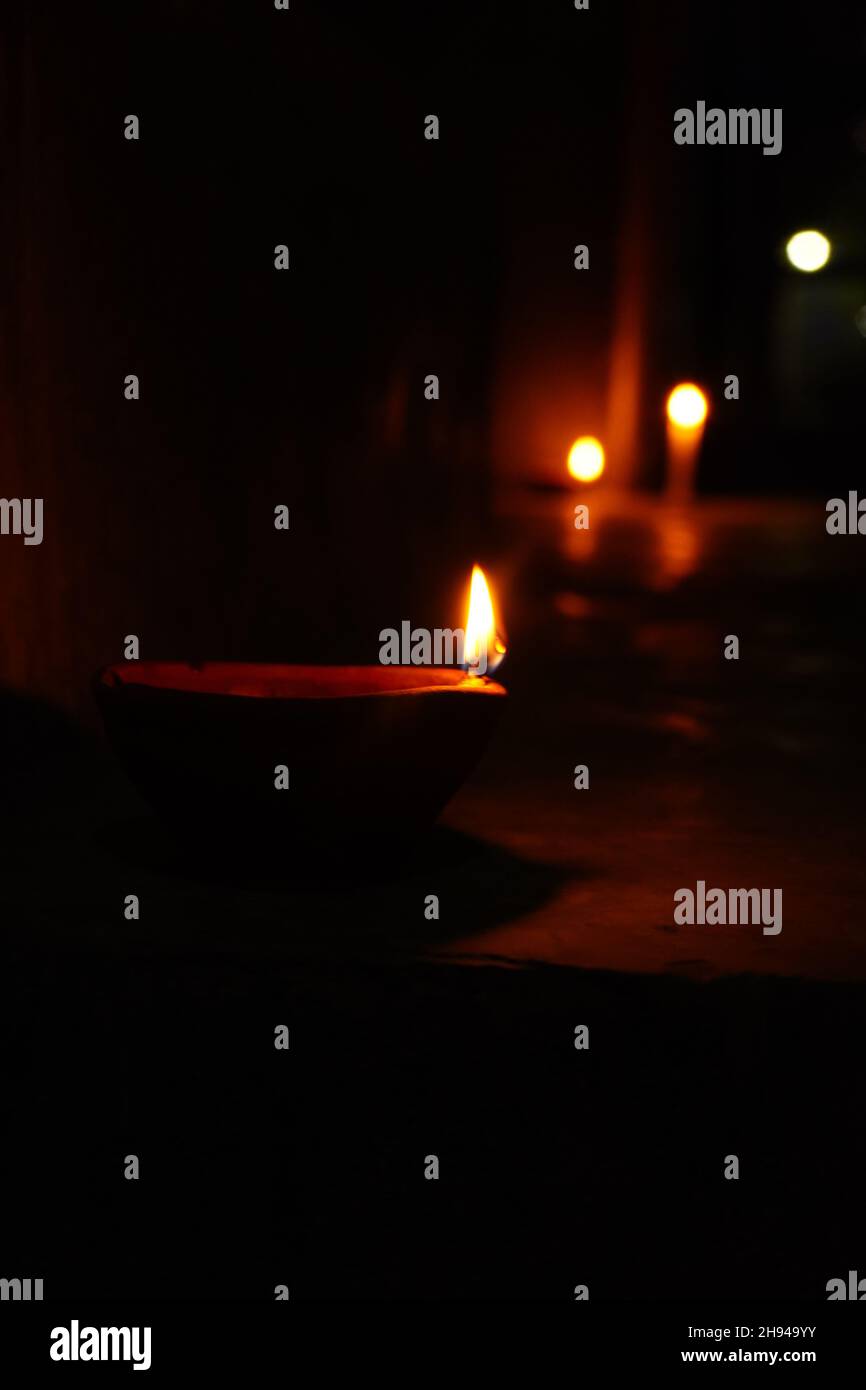 diwali diya imágenes hd con poca luz Foto de stock