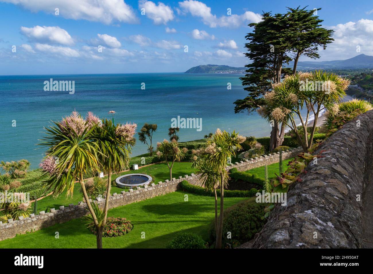 Una vista desde Killiney Hill sobre la bahía de Dublín, Irlanda Foto de stock