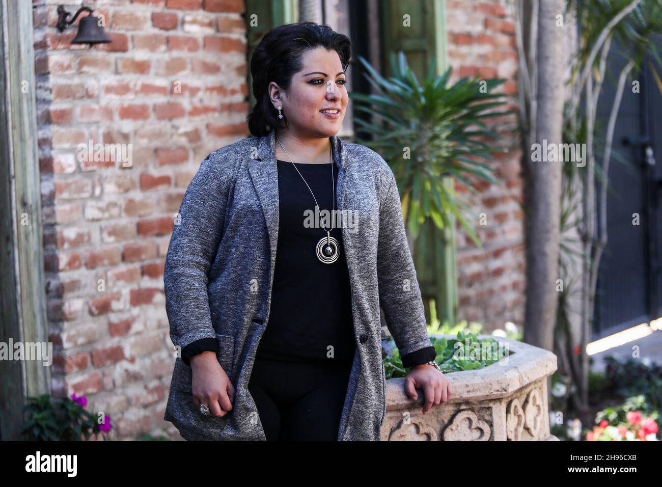 Retratos de la soprano Jean Cocteau Maria Katzarava y del pianista Abdiel  Vazquez en el patio del Hotel Colonial de Alamos Sonora, durante el  Festival FAOT de Alfonso Ortiz Tirado el 2017