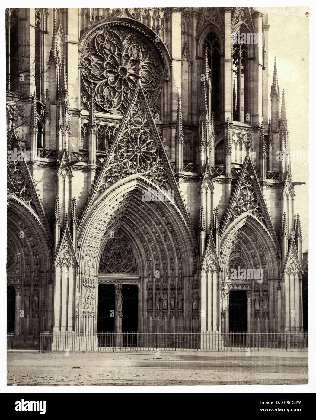 Iglesia de la abadía de saint ouen fotografías e imágenes de alta resolución - Alamy Iglesia de la abadía de saint ouen fotografías e imágenes de alta resolución - Alamy