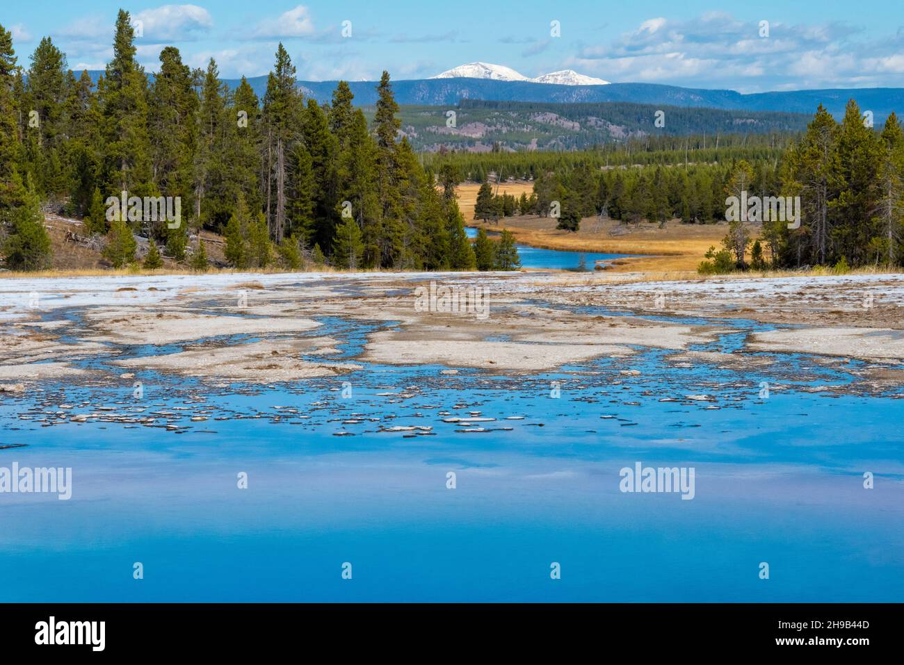 Grand Prismatic Spring, Midway Geyser Basin, Parque Nacional Yellowstone, Estado de Wyoming, Estados Unidos Foto de stock
