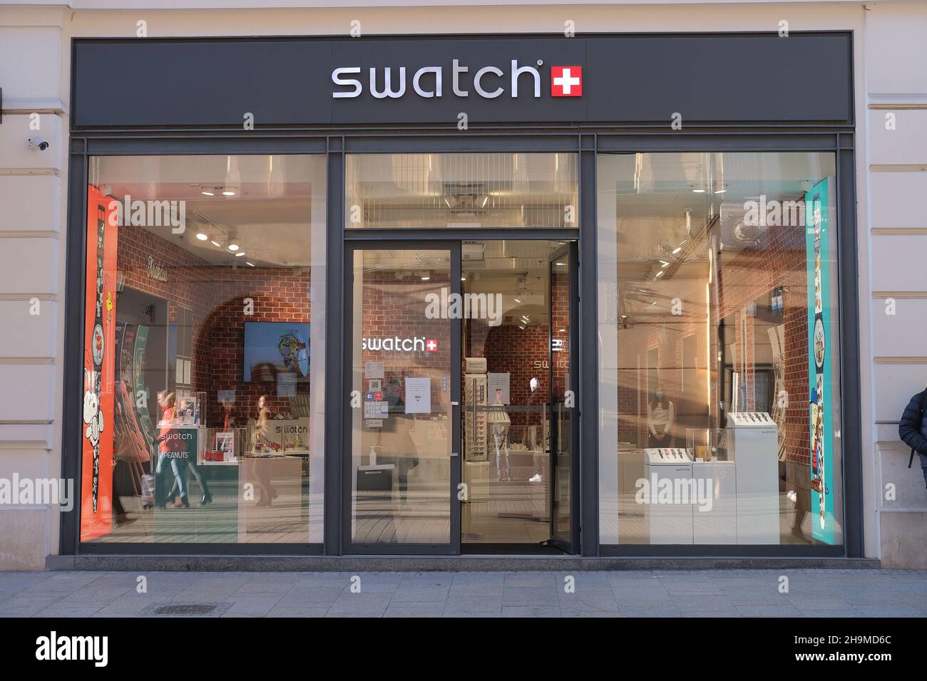 Tienda de relojes suizos fotografías e imágenes de alta resolución - Alamy