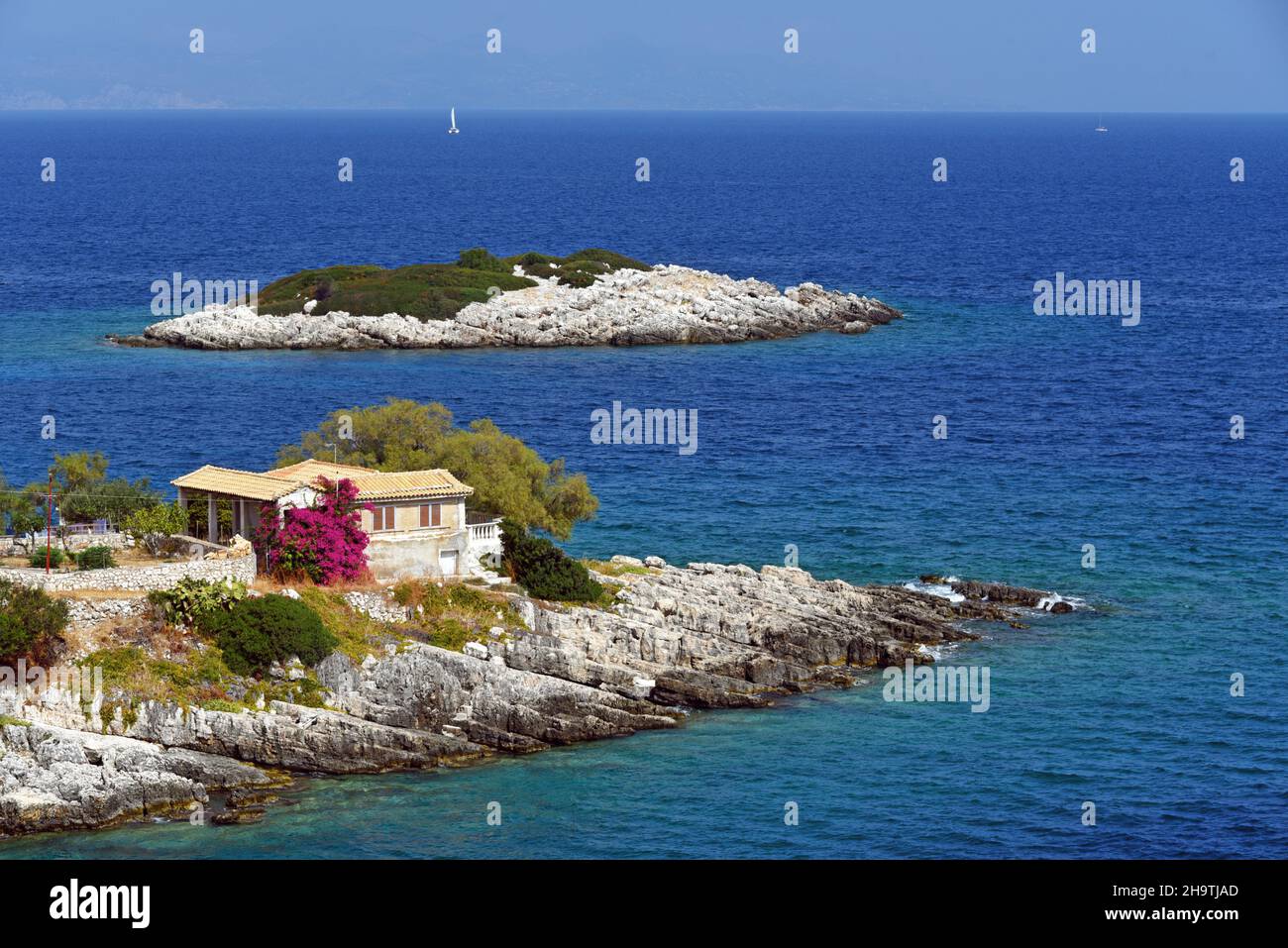 Costa noreste de la isla, Grecia, Islas Jónicas, Zakynthos, Kokinou Foto de stock