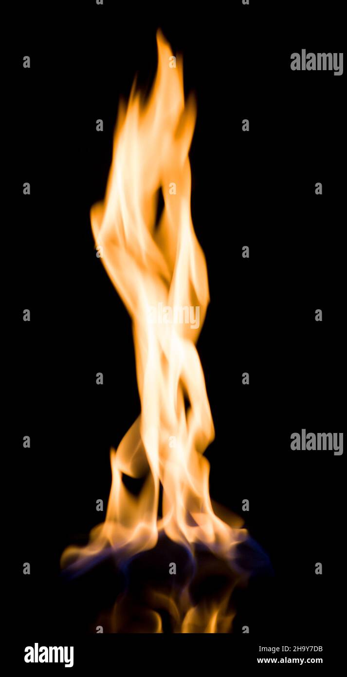 llama, líquido, llamas, alto, quemando, lengua alargada de llama, fuego, fuego, solo, exento, peligro, amarillo, caliente, brillante, fondo, calor, aislado, Foto de stock