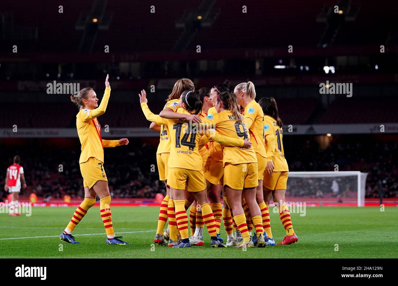 El barcelonés Jenifer Hermoso celebra el cuarto gol de su lado durante el partido de la Liga de Campeones Femenina de la UEFA, Grupo C, en el estadio Emirates de Londres. Fecha de la foto: Jueves 9 de diciembre de 2021. Foto de stock