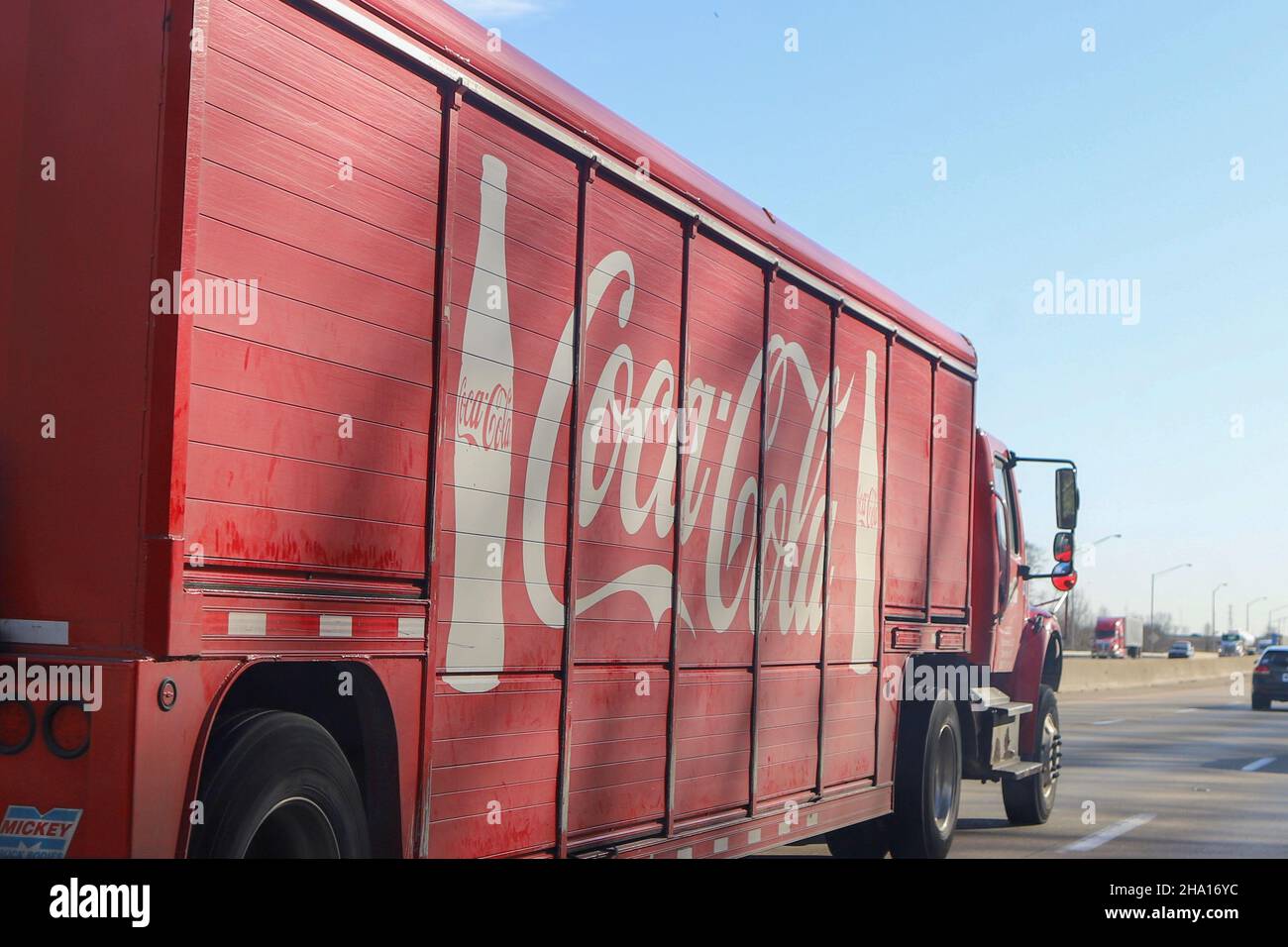 Louisville, KY 9 de diciembre de 2021 Un camión de entrega de coca