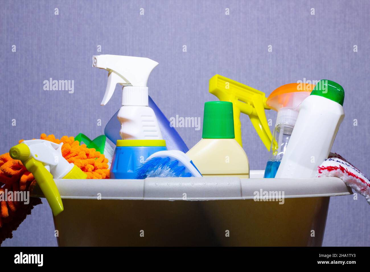 Detergente para lavar platos fotografías e imágenes de alta resolución -  Alamy