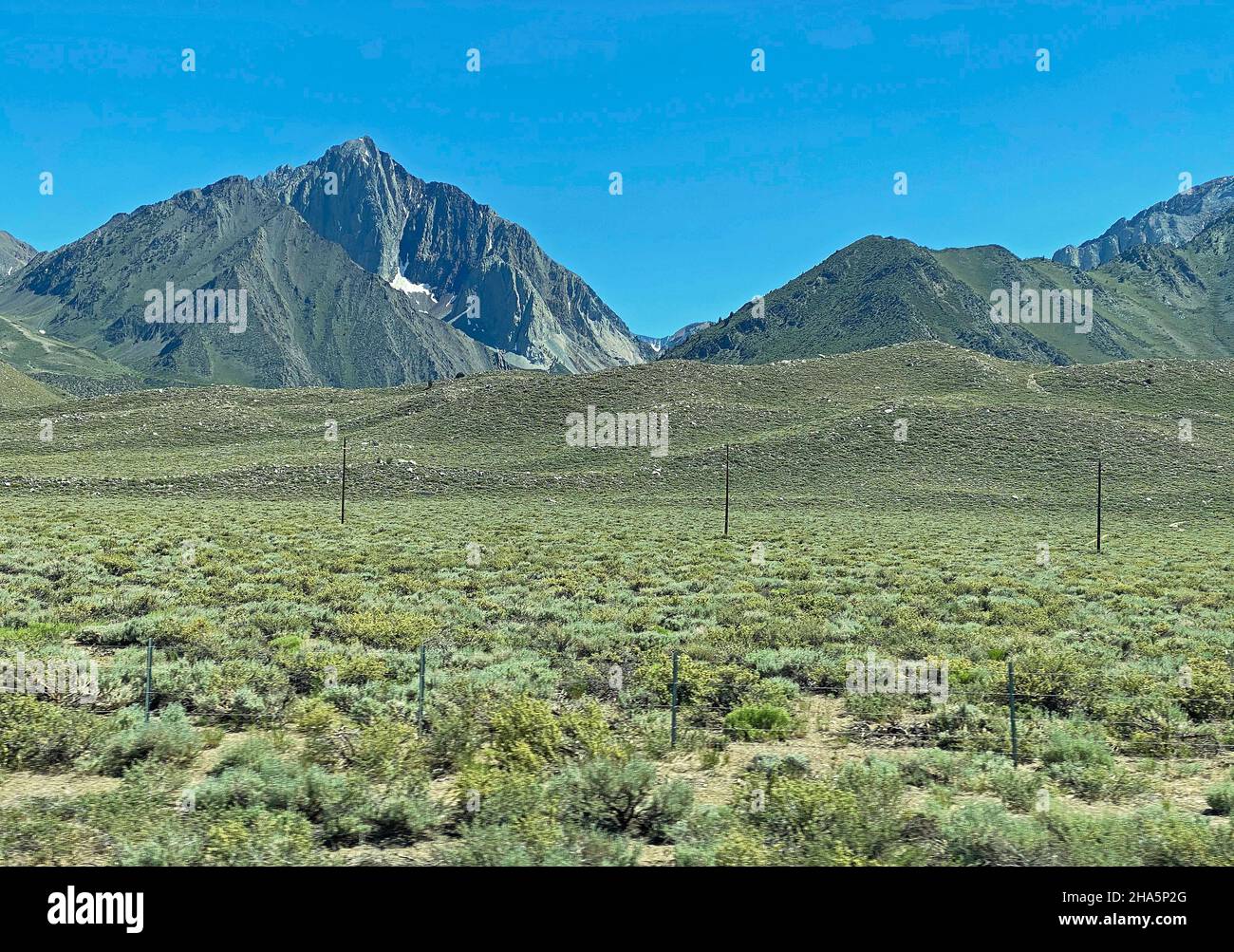 Picos de la Sierra Oriental, California Foto de stock