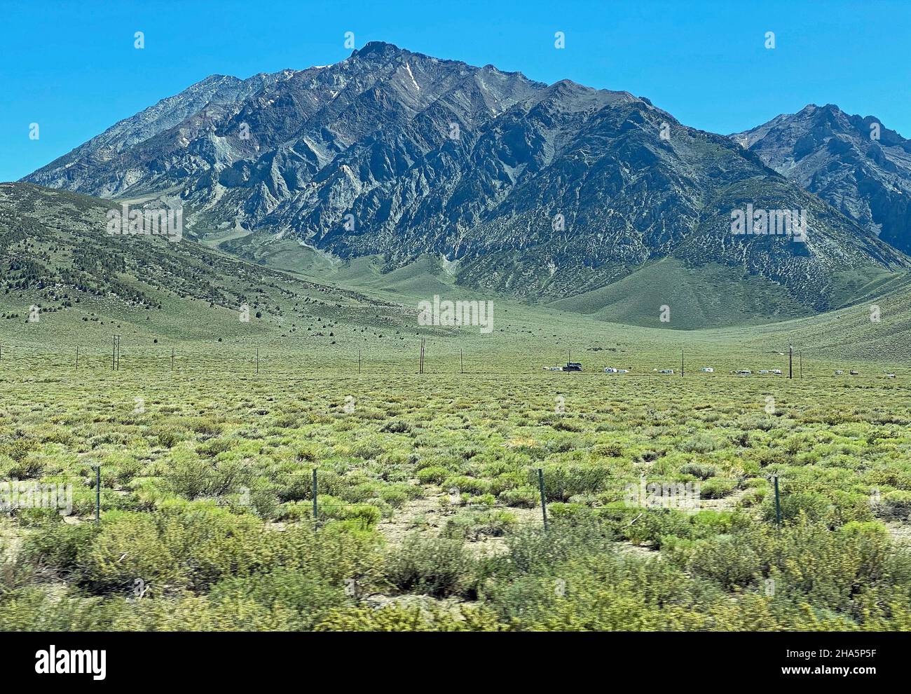 Desierto verde y Sierra, California Foto de stock