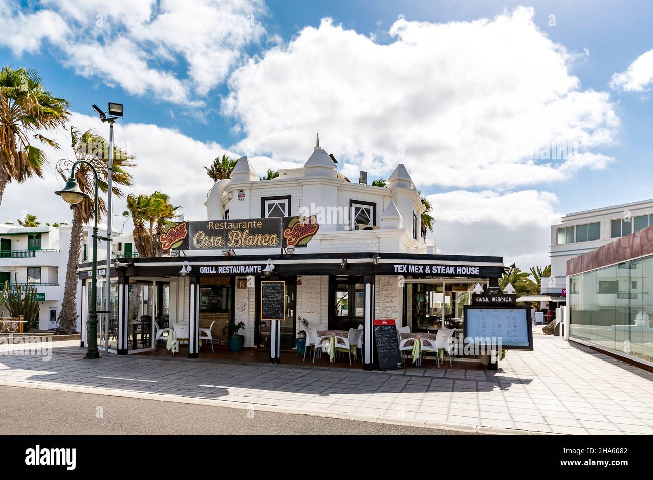 Lanzarote costa teguise restaurant fotografías e imágenes de alta  resolución - Alamy