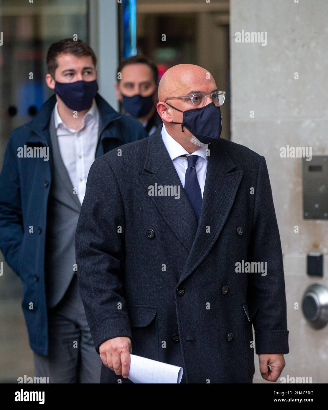 Londres, Inglaterra, Reino Unido. 12th de Dic de 2021. Secretario de Estado para la Educación NADHIM ZAHAWI es visto fuera de la BBC después de aparecer en el Andrew Marr Show. (Imagen de crédito: © Tayfun Salci/ZUMA Press Wire) Foto de stock