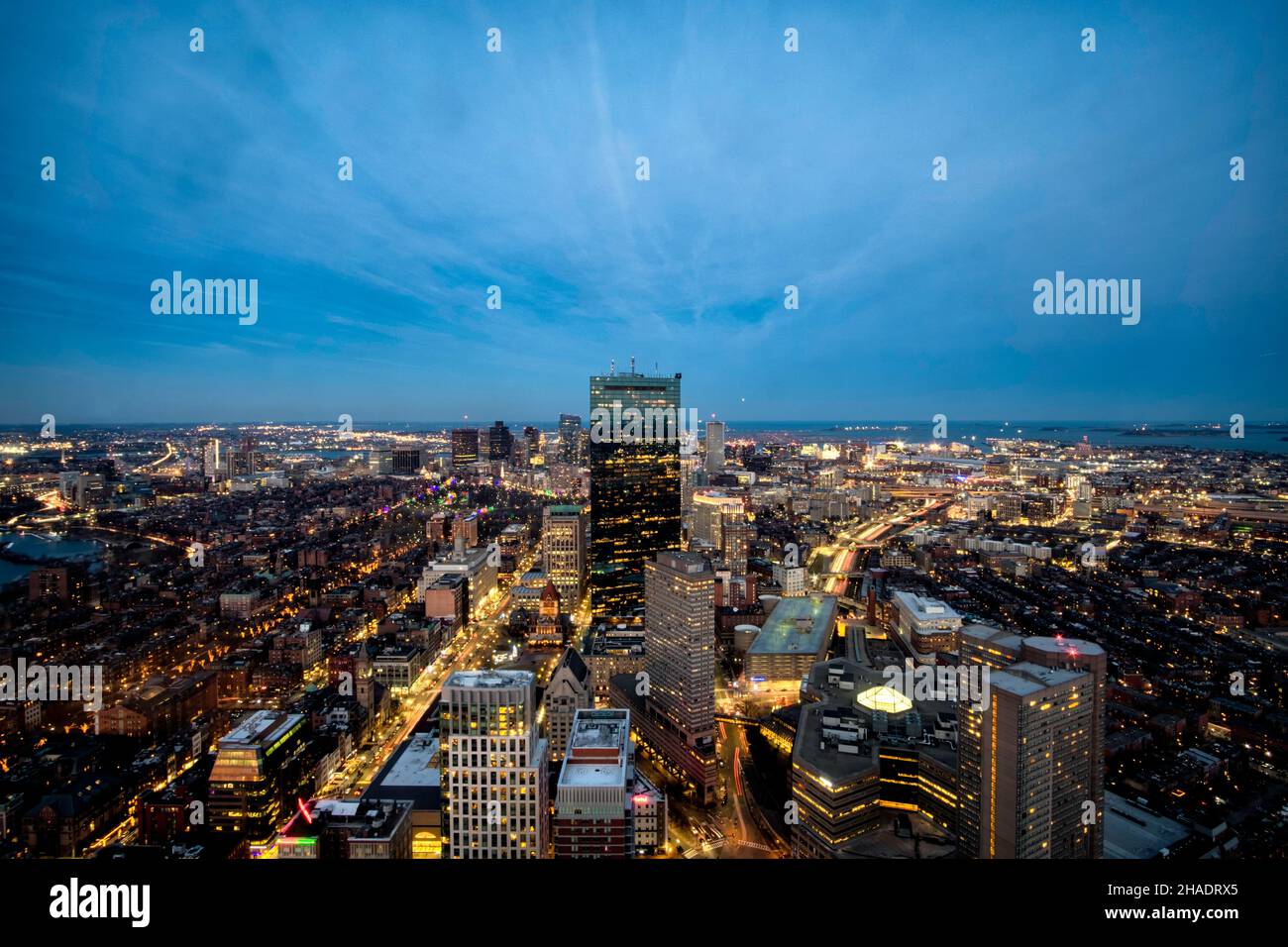El horizonte de Boston se disparó al atardecer en diciembre Foto de stock