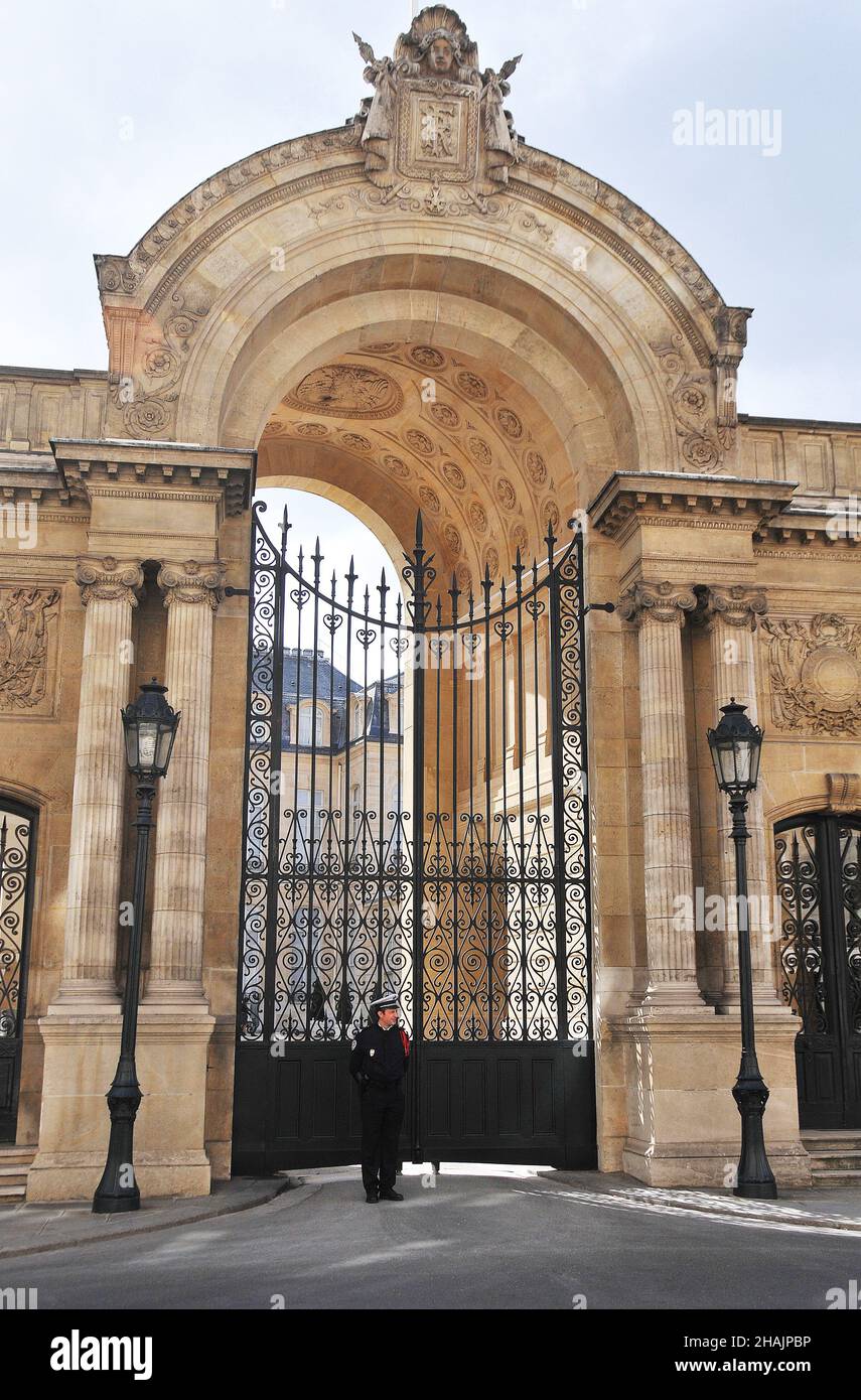 Puerta del Palacio del Eliseo, París, Francia Foto de stock