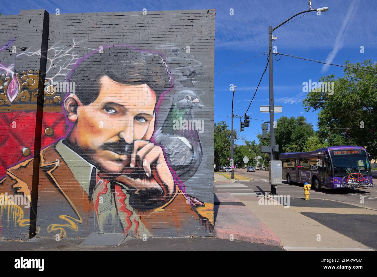 Mural de Nicola Tesla en Pikes Peak Road, Colorado Springs CO Foto de stock